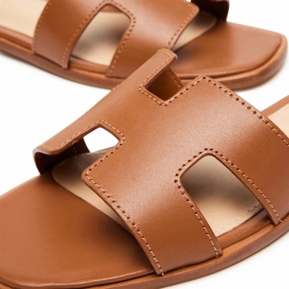 STEVE MADDEN • Hadyn Cognac Sandals Shoe Similar to Hermès Oran Slides - Picture 4 of 9